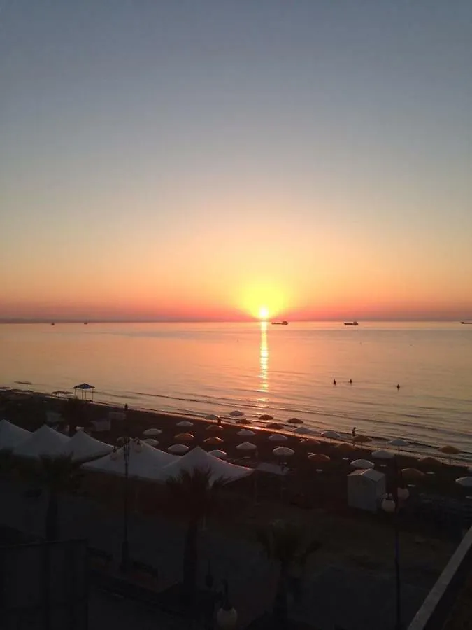Beach Haven Larnaca 0*,
